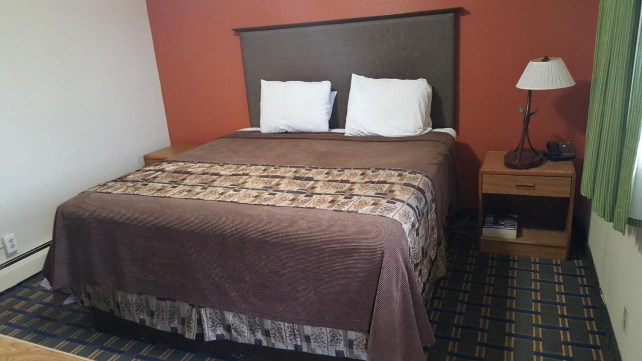 Budget Motel *
